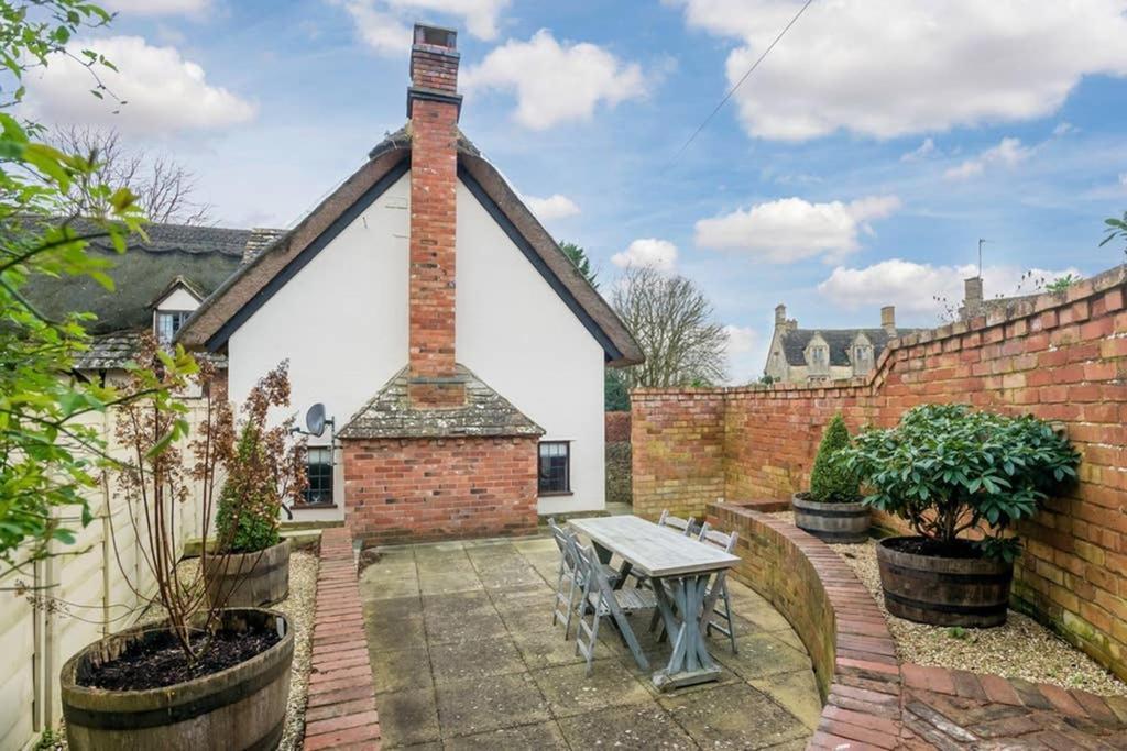 Cotswold Thatched Cottage Mickleton  Exterior foto